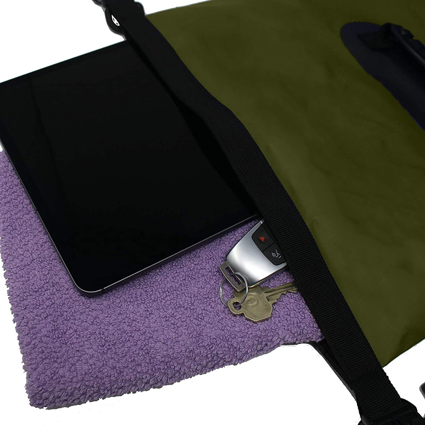 Wasserdichte Dry Bag mit leicht zugänglicher Fronttasche mit Reißverschluss, Seitentasche, gepolsterten Schultergurten und Haltegriff für alle Wassersport-Dry Bag